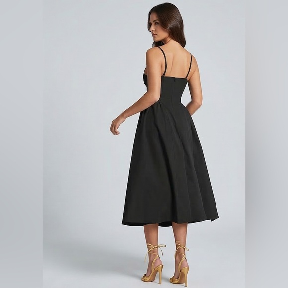 Elegant Corset-Style Midi Dress in Midnight Black - Picture 4 of 10